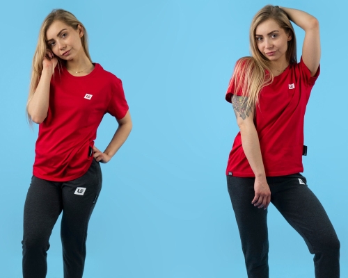 czerwona-koszulka-damska-street-wear-minimazm.jpg