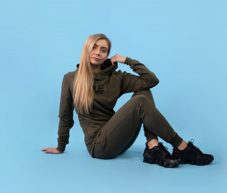 genialna-bluza-ladnie-dopasowana-khaki.jpg
