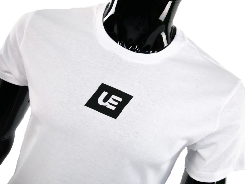 ladny-bialy-t-shirt.jpg