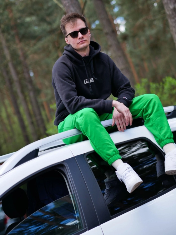 ubrania-dla-firmy-spodnie-dresowe