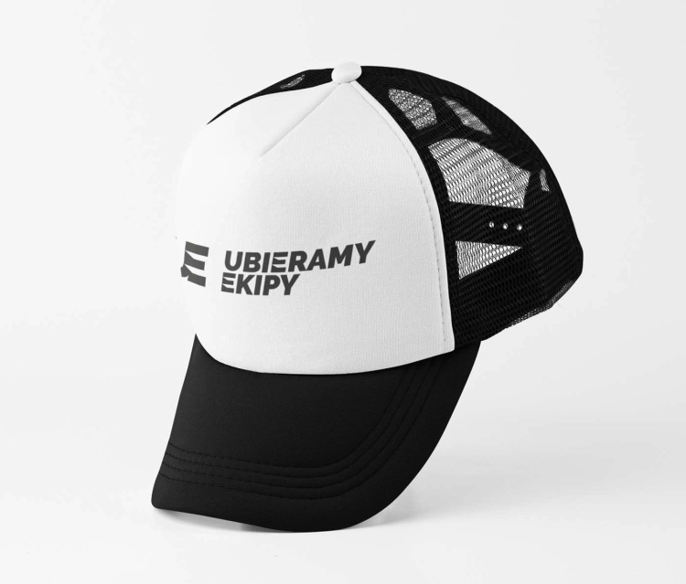czarna-czapka-trucker-z-nadrukiem.jpg